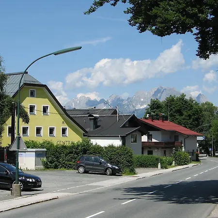 Haus Central *